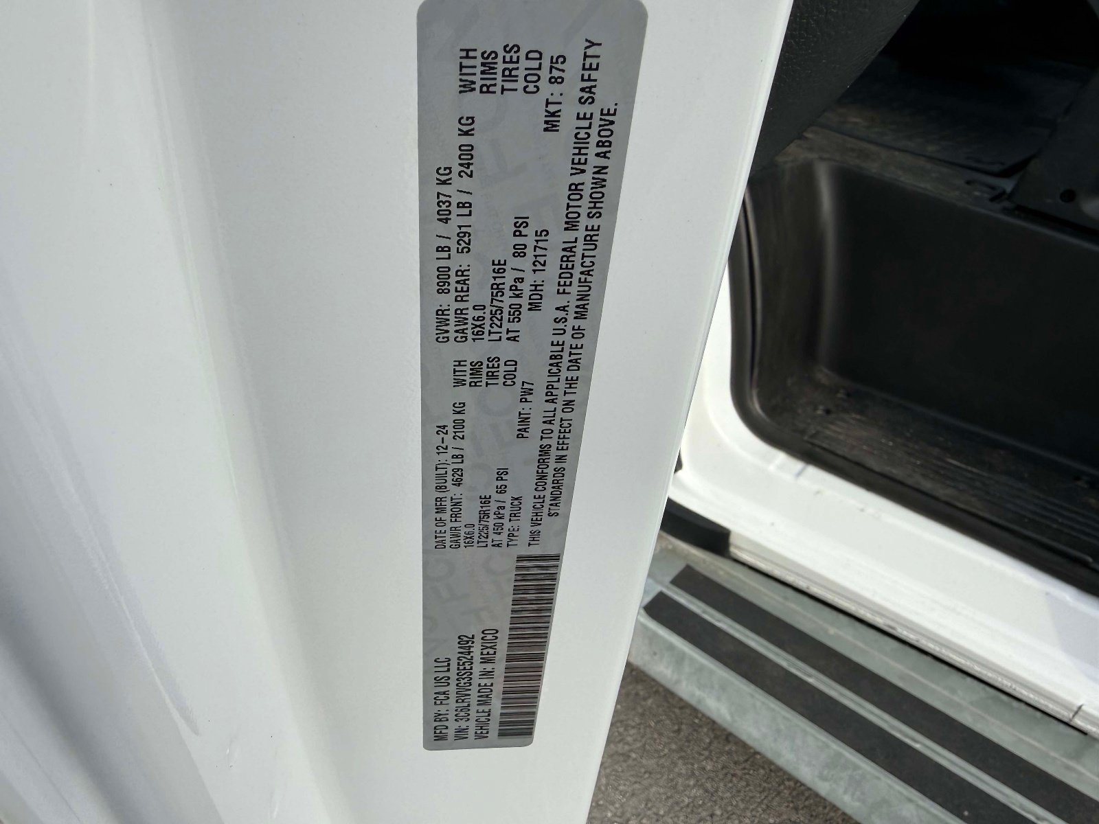 Used 2025 RAM ProMaster 2500 w/ U-Haul Equipment Group FWD image 9
