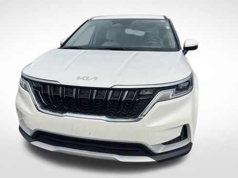Used 2022 Kia Carnival LX FWD image 4