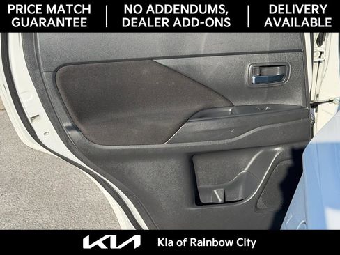 Used 2019 Mitsubishi Outlander ES image 16