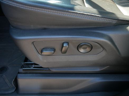Used 2024 Chevrolet Silverado 1500 High Country w/ High Country Premium Package AWD/4WD image 28