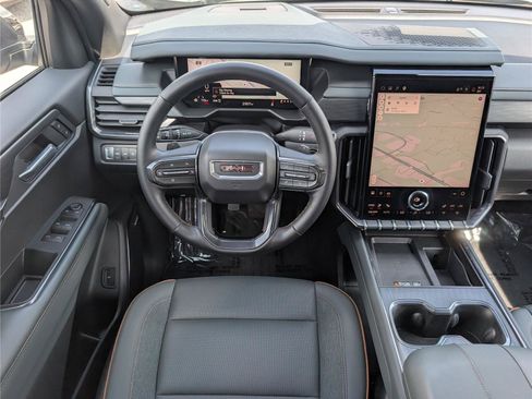 Used 2025 GMC Acadia AT4 AWD/4WD image 19