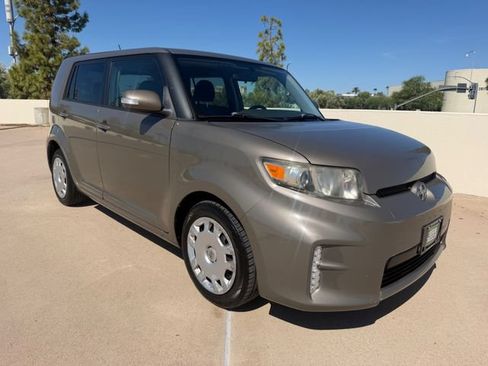 Used 2013 Scion xB FWD image 22