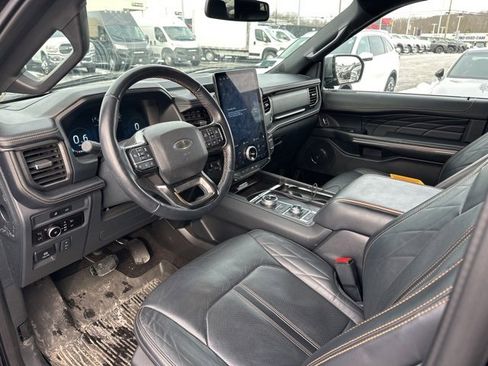 Used 2023 Ford Expedition Max Platinum image 4