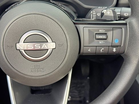 Used 2023 Nissan Rogue SV image 20