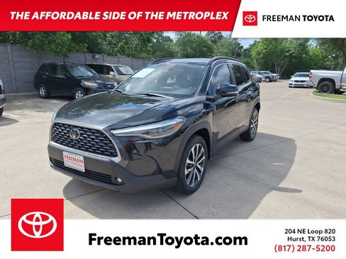 Used 2023 Toyota Corolla Cross XLE FWD image 1