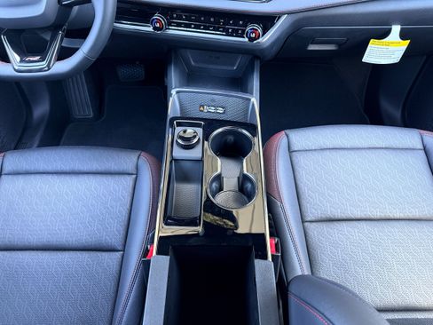 New 2026 Chevrolet Equinox RS w/ Convenience Package III FWD image 31