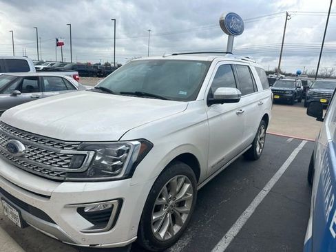 Used 2019 Ford Expedition Platinum image 12