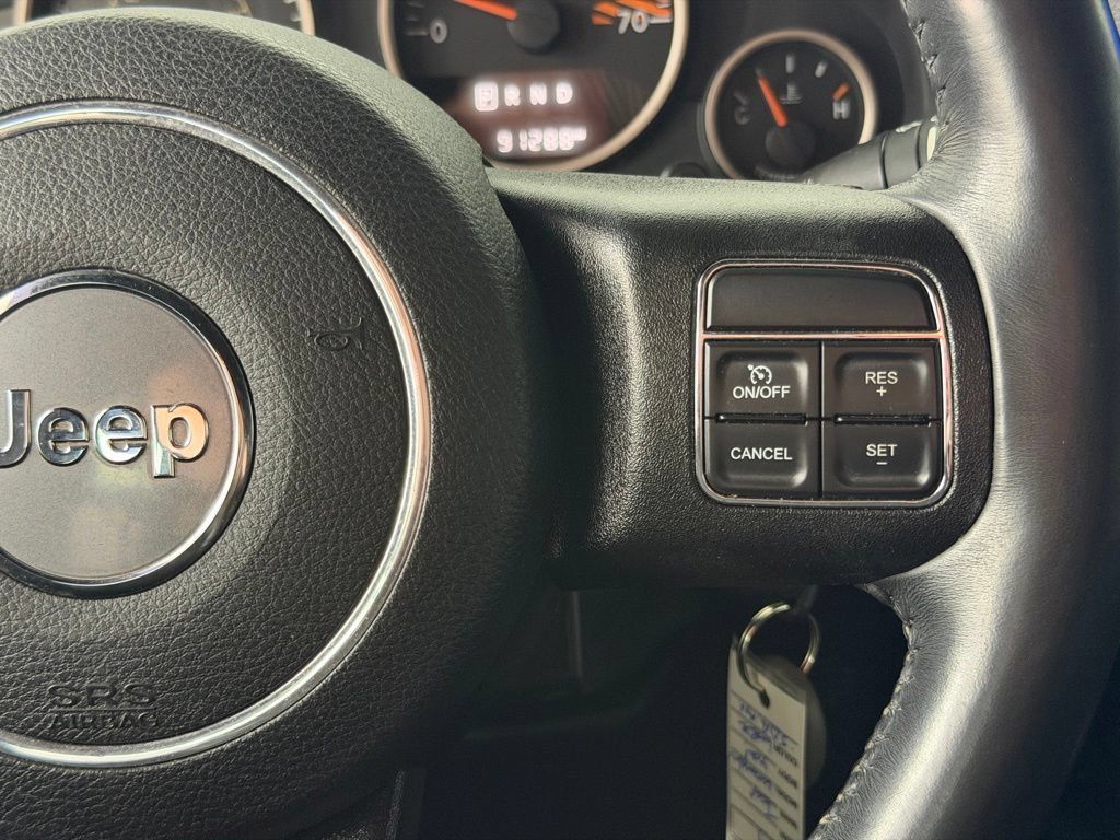 Used 2017 Jeep Wrangler Unlimited Sahara AWD/4WD image 13