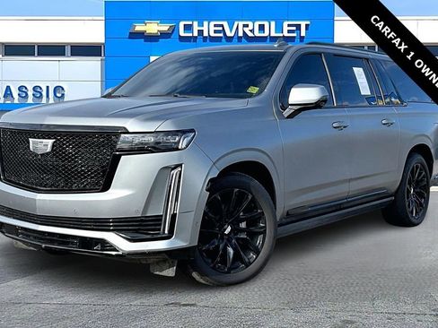 Used 2023 Cadillac Escalade ESV Sport Platinum w/ LPO, ONYX Package image 3