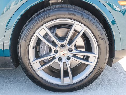 Used 2025 Porsche Cayenne image 14