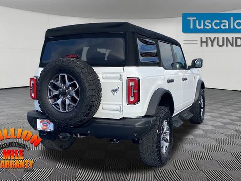 Used 2023 Ford Bronco Badlands image 9