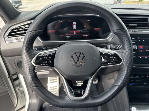 Certified 2023 Volkswagen Tiguan SE R-Line FWD image 29