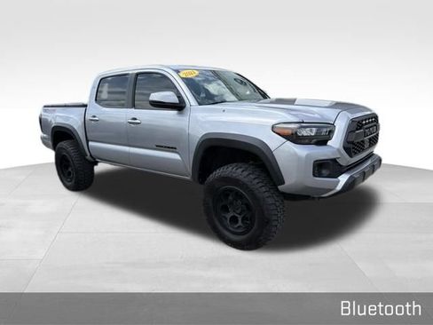Used 2021 Toyota Tacoma TRD Off-Road AWD/4WD image 2