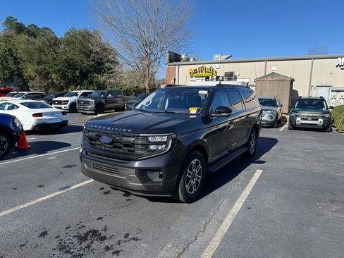 Used 2025 Ford Expedition Max Active image 4