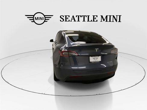 Used 2022 Tesla Model Y Long Range image 9