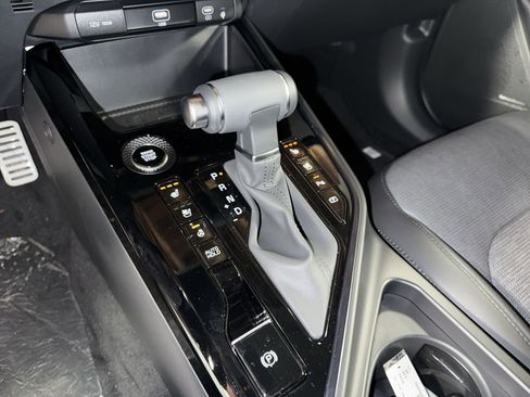 Certified 2025 Kia Niro SX Touring image 25