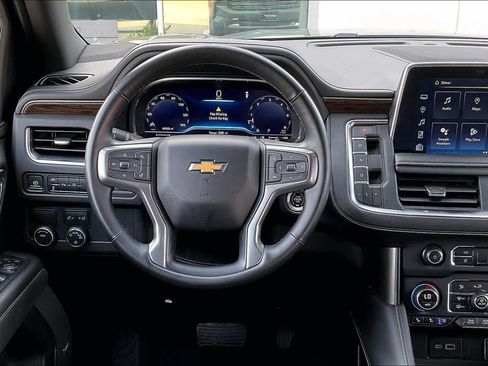 Used 2023 Chevrolet Suburban Premier RWD image 6