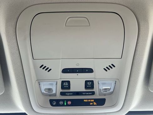 Used 2022 GMC Acadia Denali w/ Trailering Package image 24