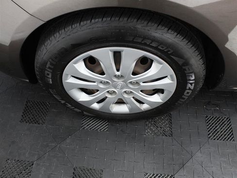 Used 2013 Kia Forte EX FWD image 19