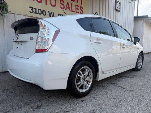 Used 2010 Toyota Prius Three FWD image 3