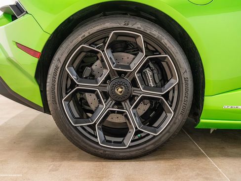 Used 2024 Lamborghini Huracan Tecnica RWD image 8