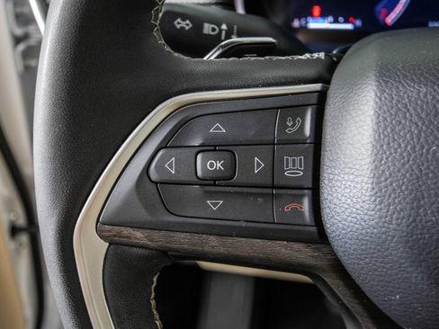 Used 2025 Jeep Grand Cherokee Limited w/ Black Appearance Package AWD/4WD image 21