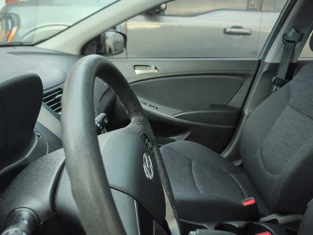 Used 2017 Hyundai Accent SE FWD image 4