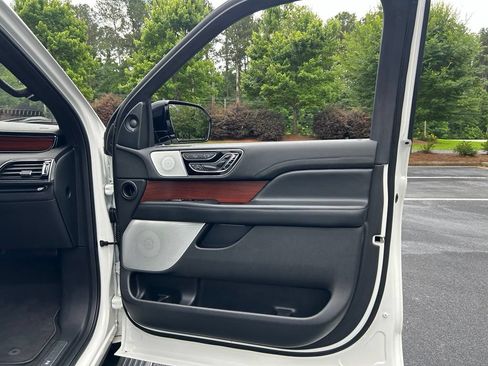 Used 2020 Lincoln Navigator Reserve w/ Luxury Package AWD/4WD image 68