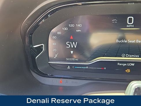 Used 2024 GMC Yukon Denali w/ Denali Reserve Package RWD image 6