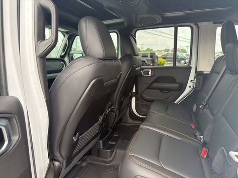 New 2026 Jeep Wrangler Unlimited Sahara AWD/4WD image 19