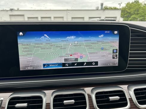 Used 2022 Mercedes-Benz GLS 450 4MATIC image 27