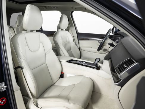 Used 2016 Volvo XC90 T6 Momentum image 28