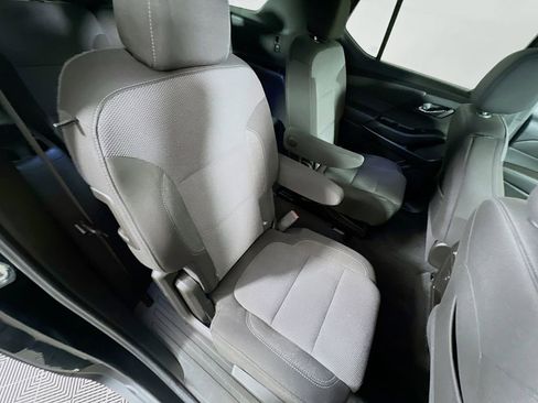 Used 2023 Chevrolet Traverse LT w/ LPO, Floor Liner Package FWD image 26