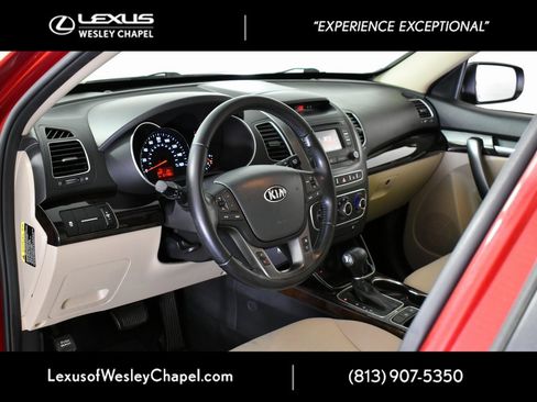 Used 2015 Kia Sorento LX image 19
