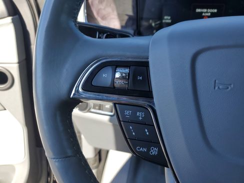 Used 2020 Lincoln Navigator Reserve w/ Luxury Package image 19