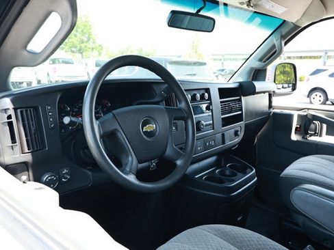 Used 2021 Chevrolet Express 2500 RWD image 21