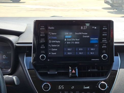 Used 2021 Toyota Corolla LE image 10