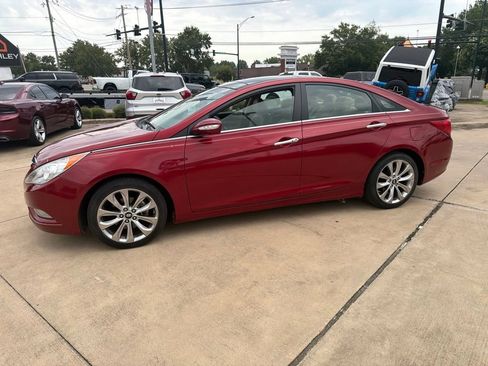 Used 2012 Hyundai Sonata Limited w/ Navigation Pkg FWD image 7