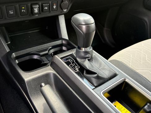 Used 2023 Toyota Tacoma TRD Sport w/ Technology Package AWD/4WD image 21