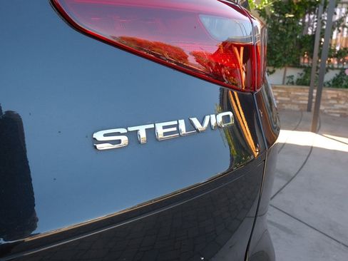 Used 2019 Alfa Romeo Stelvio image 36