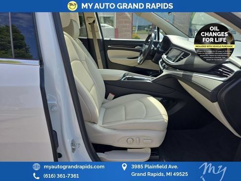Used 2023 Buick Enclave Essence w/ Experience Buick Package AWD/4WD image 22