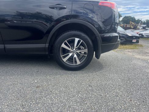 Used 2018 Toyota RAV4 XLE AWD/4WD image 39