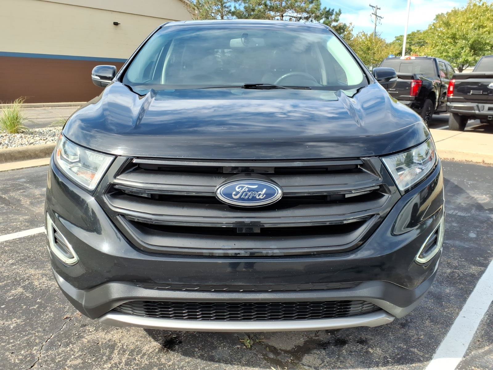 Used 2018 Ford Edge SEL w/ Equipment Group 201A AWD/4WD image 2