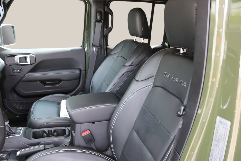 Used 2023 Jeep Wrangler Unlimited Sahara w/ Cold Weather Group AWD/4WD image 11