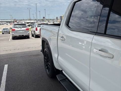 Used 2022 GMC Sierra 1500 Elevation w/ LPO, Elevation Black Package AWD/4WD image 6