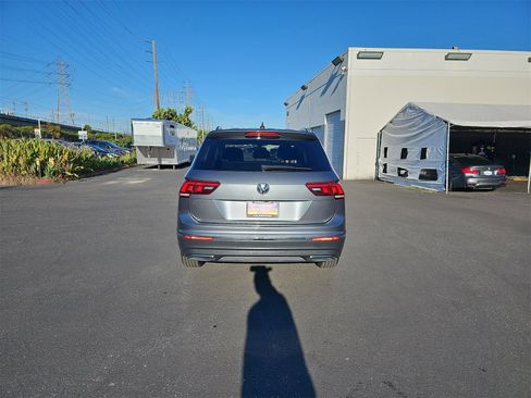 Used 2020 Volkswagen Tiguan SE image 6