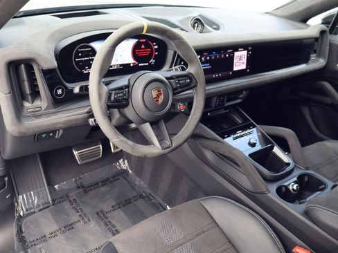 Certified 2025 Porsche Cayenne Turbo GT AWD/4WD image 4