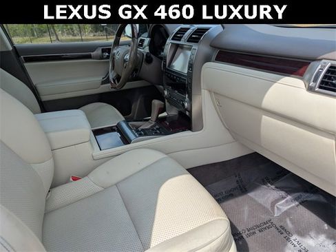Used 2016 Lexus GX 460 Luxury w/ Preferred Accessory Package image 9
