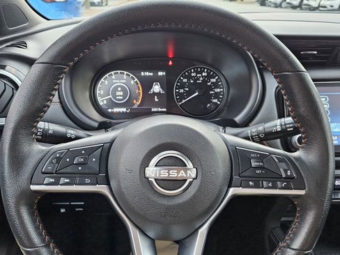 Used 2024 Nissan Kicks SR image 11
