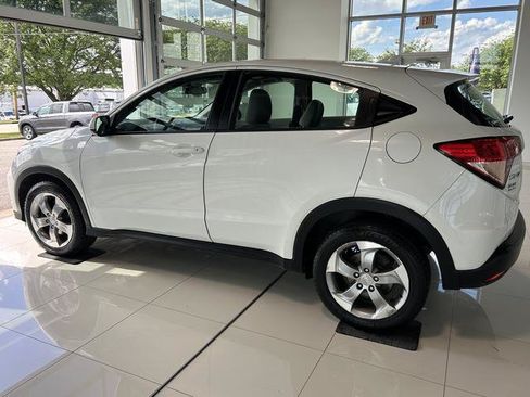 Used 2018 Honda HR-V LX image 11